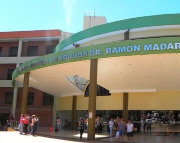 Una mujer murió y 30 personas fueron internadas por una intoxicación masiva