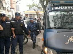 salta: un joven de 19 anos mato a su madre e hirio a sus hermanos con un cuchillo salta: un joven de 19 anos mato a su madre e hirio a sus hermanos con un cuchillo