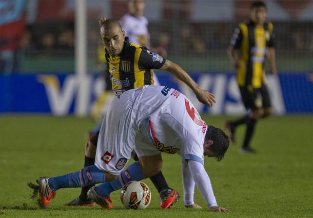 Arsenal venció a The Strongest y sueña con los octavos de final