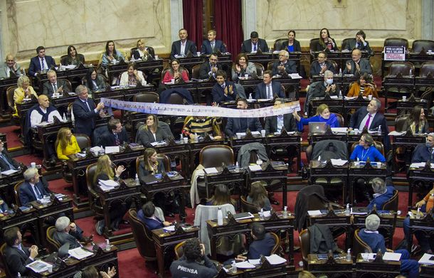 Diputados: opositores logran aprobar en general el proyecto de Boleta Única de Papel