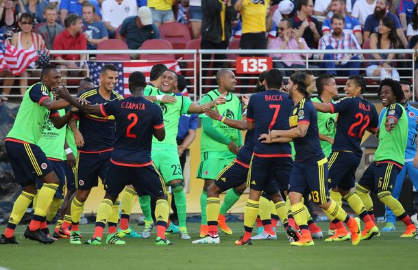 Colombia derrotó a Paraguay en el duelo de entrenadores argentinos