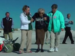 a los 100 anos ve el mar por primera vez a los 100 anos ve el mar por primera vez