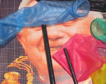 Arte polémico: hacen el retrato de Benedicto XVI con preservativos