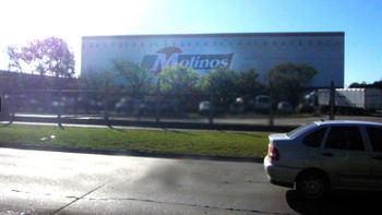 camioneros bloquean la planta de molinos en san fernando