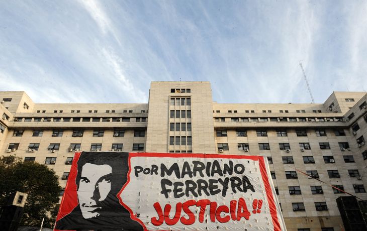 La Policía desapareció del lugar, dijo uno de los testigos