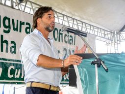 El presidente Luis Lacalle Pou instó a los arroceros a insistir con la libre importación de combustibles. El presidente Luis Lacalle Pou instó a los arroceros a insistir con la libre importación de combustibles.