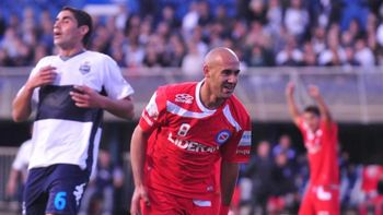 mercier, el volante del equipo de maradona que ya tiene caruso mercier, el volante del equipo de maradona que ya tiene caruso