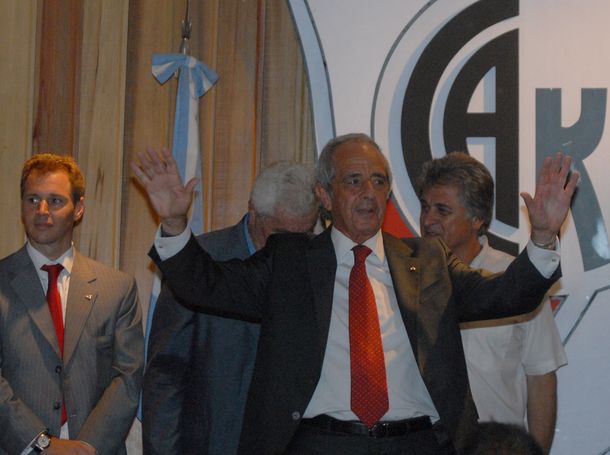 Sin Passarella presente, asumió DOnofrio en River