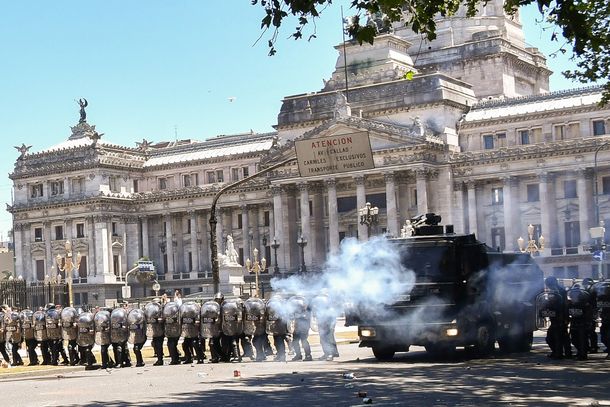 La Ciudad dice que tardarán 2 meses en reparar la plaza del Congreso