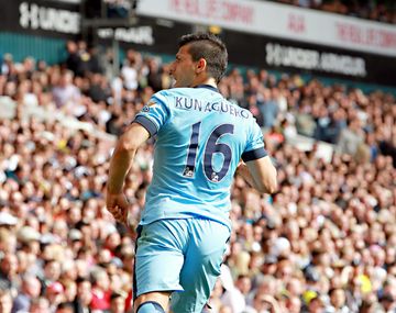 Con un golazo de Agüero