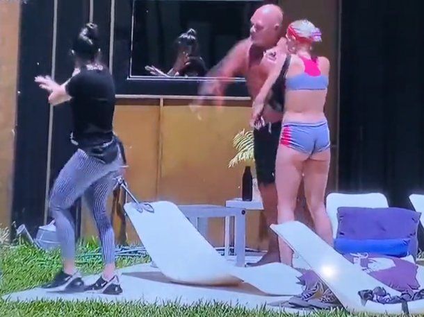 Gran Hermano: la violenta reacción de Alfa al empujón de Romina que lo dejó en el agua
