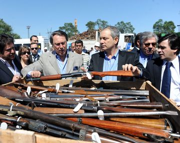 Alak: Sin armas en las casas