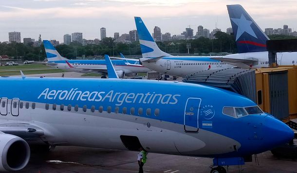 Aerolíneas Argentinas canceló todos sus vuelos del miércoles por el paro general