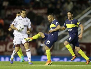 Con un heroico Sara, Boca le ganó por penales a Lanús y clasificó a cuartos