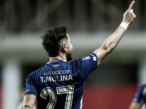 Del amor por Huracán al golpe más duro: Tomás Molina eliminó al club de sus amores