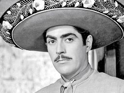 Nace Luis Aguilar en 1918, El Gallo Giro, estrellas del género ranchero. Nace Luis Aguilar en 1918, El Gallo Giro, estrellas del género ranchero.