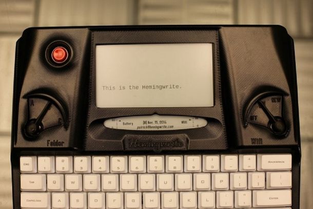 Hemingwrite, la máquina de escribir que guardará el texto en la nube