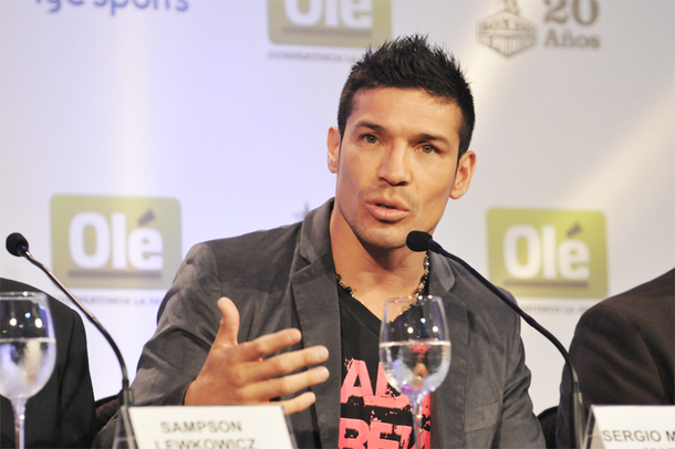 Maravilla Martínez: Maidana tiene un ladrillo en la mano y mucho corazón