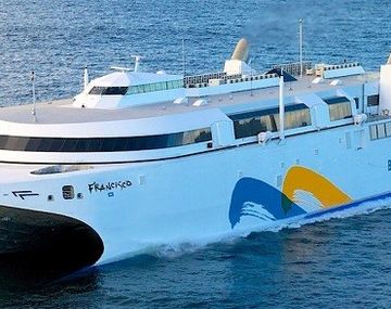 Otro choque de un ferry de Buquebús en Montevideo