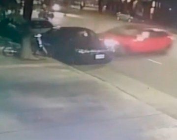 Violento choque en Constitución: un conductor se quedó dormido y embistió a 6 autos estacionados