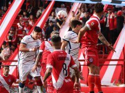 Argentinos se impuso 2-0 ante San Lorenzo y le quitó el invicto de local