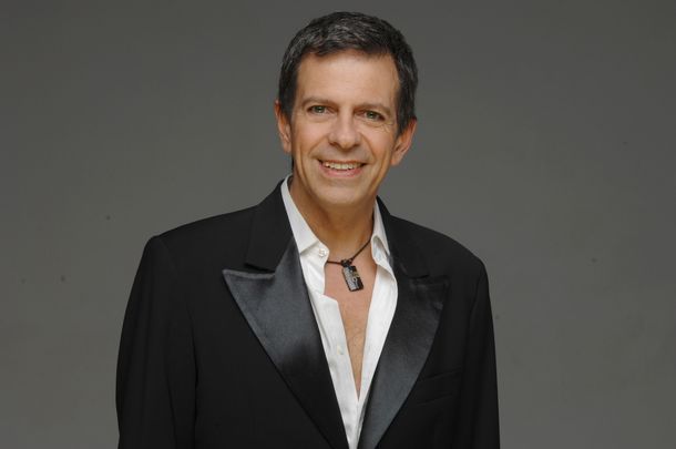 Guillermo Fernández inaugurará el ciclo Entrá de tango y milonga