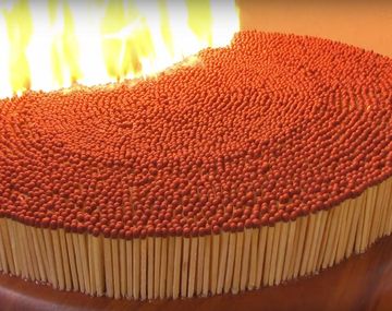 ¿Qué pasa si prendés 4.000 fósforos?