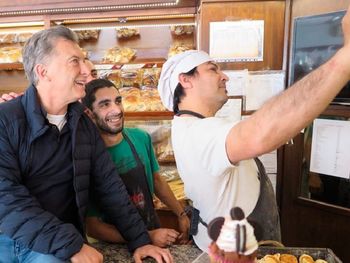 En campaña Mauricio Macri solía visitar comercios