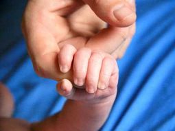 matrimonio igualitario: un hombre recibira salario por maternidad matrimonio igualitario: un hombre recibira salario por maternidad