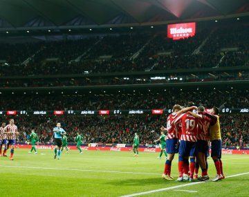 El Atlético de Madrid de Simeone volvió a la victoria ante Elche