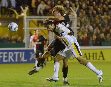 Olimpo superó a Newells y salió de la zona de descenso