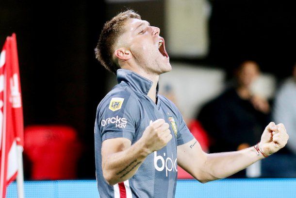 Liga Profesional de Fútbol: Estudiantes venció a Talleres y sigue creciendo
