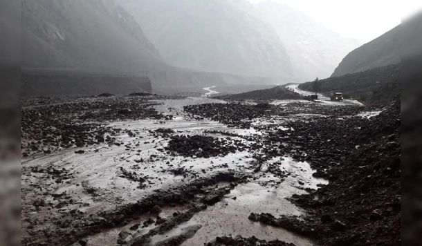 Alud en Mendoza y corte de tránsito total en la ruta 7