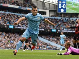 le dan todos los gustos: el city le ofrecio un cheque en blanco a agüero le dan todos los gustos: el city le ofrecio un cheque en blanco a agüero