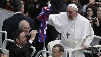 francisco celebro las pascuas con la camiseta de san lorenzo francisco celebro las pascuas con la camiseta de san lorenzo