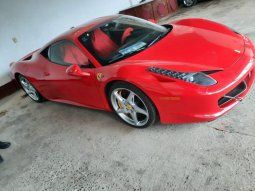 Que la cambie por un Twingo: Aduana secuestró una Ferrari importada