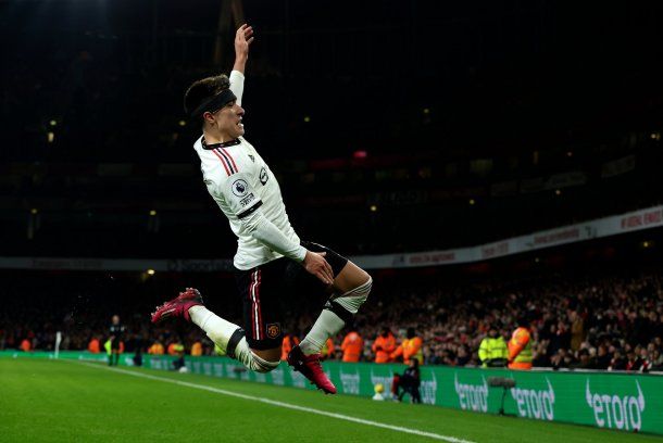 El gol de Lisandro Martínez en la derrota del Manchester United ante Arsenal