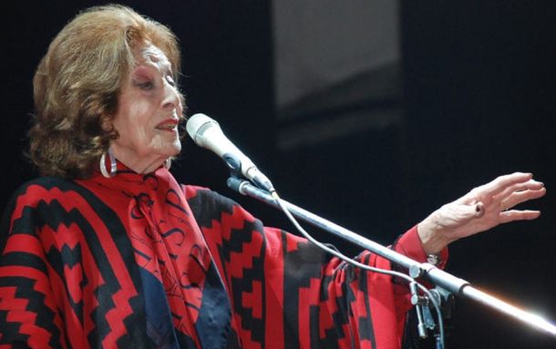 A los 102 años, murió la actriz y cantante Nelly Omar