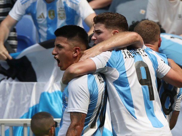 Video: el golazo de Thiago Almada para abrir el marcador ante Ucrania en los JJOO