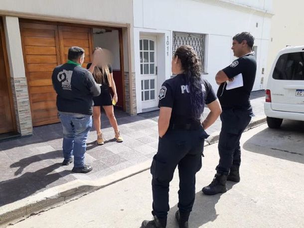 Cuarentena: viajó escondida para ver al novio y la descubrieron