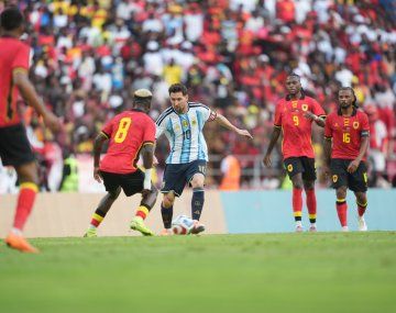 Con goles de Lautaro y Messi