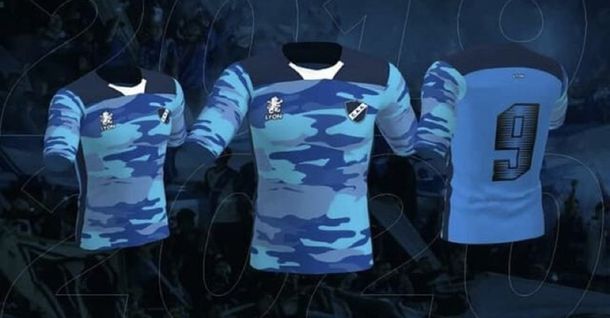 Los hinchas de Alvarado hicieron bajar una camiseta por llevar los colores de la Policía