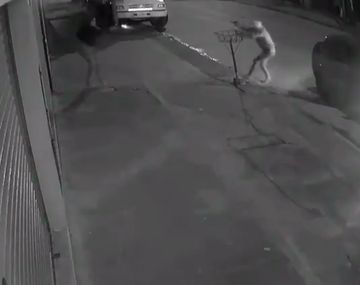 La mujer resistió a los tiros un intento de robo mientras esperaba el colectivo