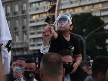 Miles de personas pidieron en el Obelisco justicia por la muerte de Diego Maradona