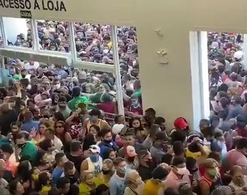Impresionante avalancha de gente en Brasil