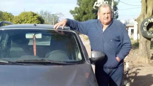 Tras negocios fallidos y problemas personales, comenzó a trabajar como remisero. Tras negocios fallidos y problemas personales, comenzó a trabajar como remisero.