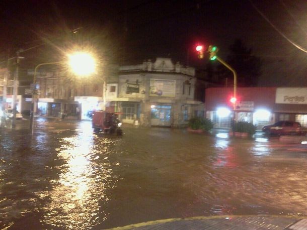 La capital de Tucumán, bajo el agua por un intenso temporal