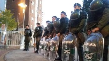 La Gendarmería, apostada en el lugar. Gentileza: diario La Capital La Gendarmería, apostada en el lugar. Gentileza: diario La Capital