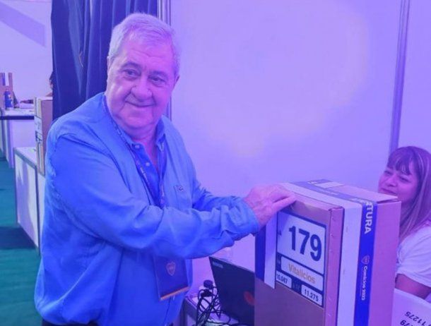 Así fue el momento en que votó Jorge Ameal en las elecciones de Boca
