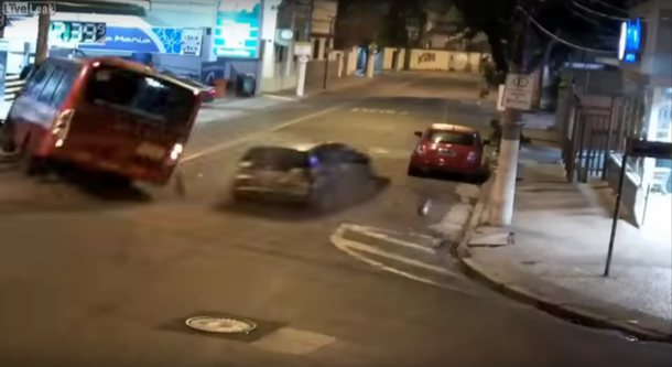 VIDEO: Choque, explosión y oscuridad en Río de Janeiro